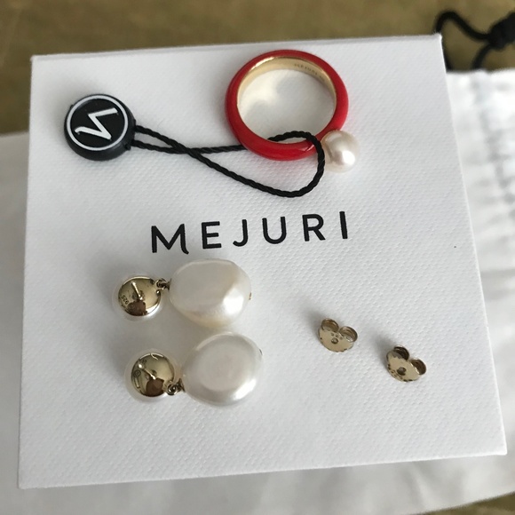 Mejuri Pearl ring&earrings - Picture 4 of 14